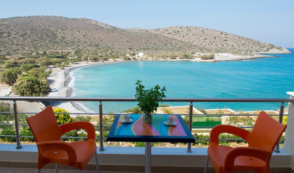 Tholos Bay Suites Kavoúsion Quarto foto